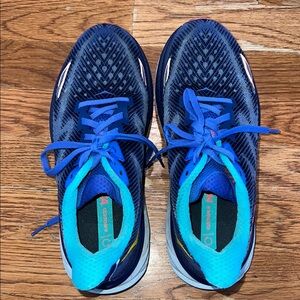 Hoka Clifton 9 blue sneakers size 8
